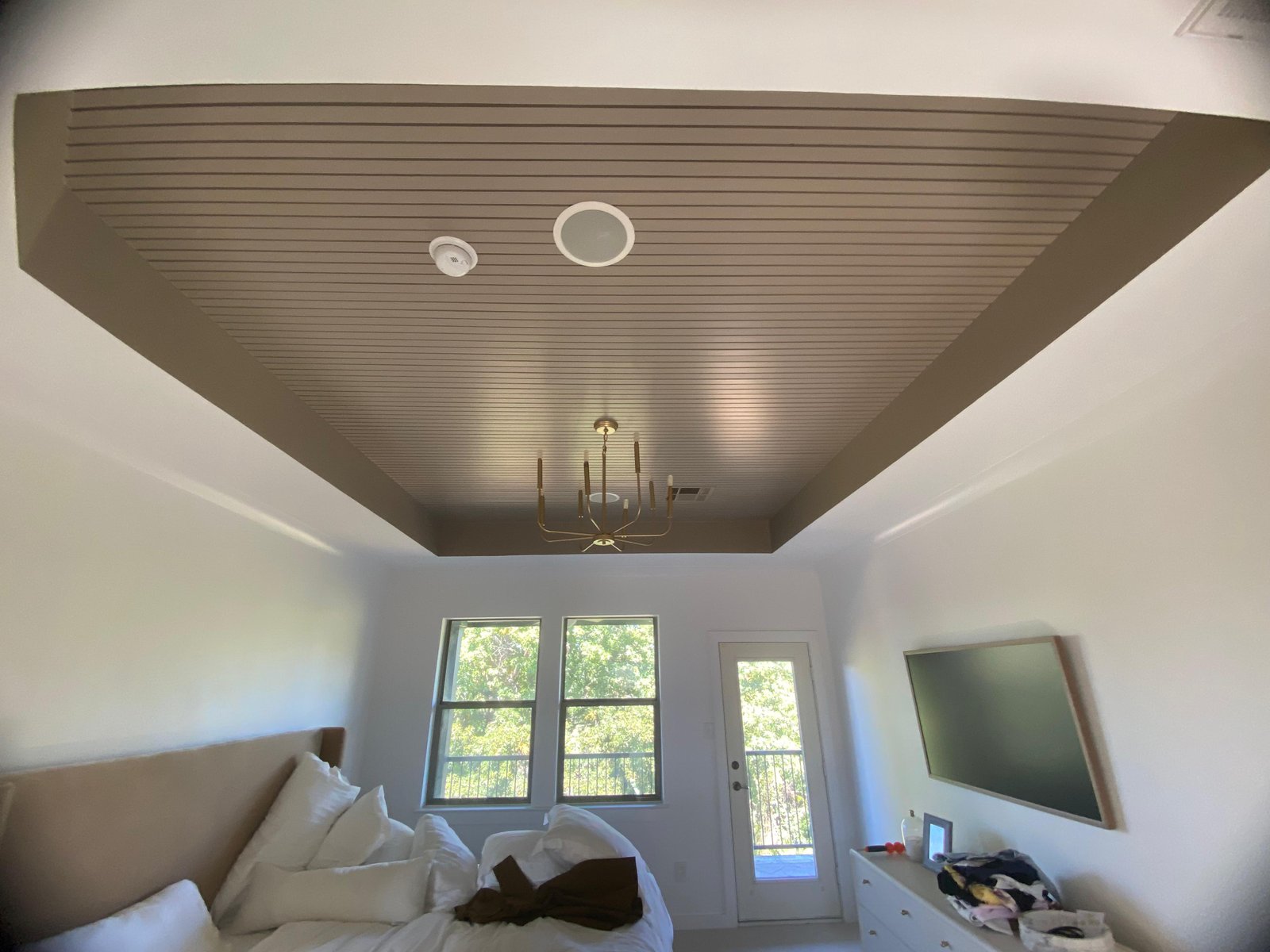 Slat tray ceiling bedroom detail